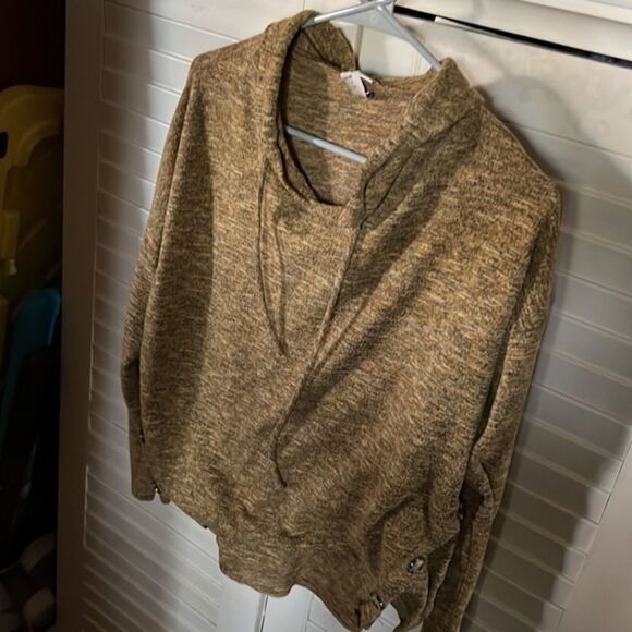 Misia Hoodie With button details - Picture 3 of 7